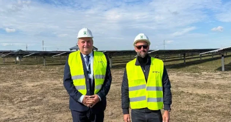 Nová fotovoltaická elektrárna v Dyníně slavnostně otevřena – hlavní foto